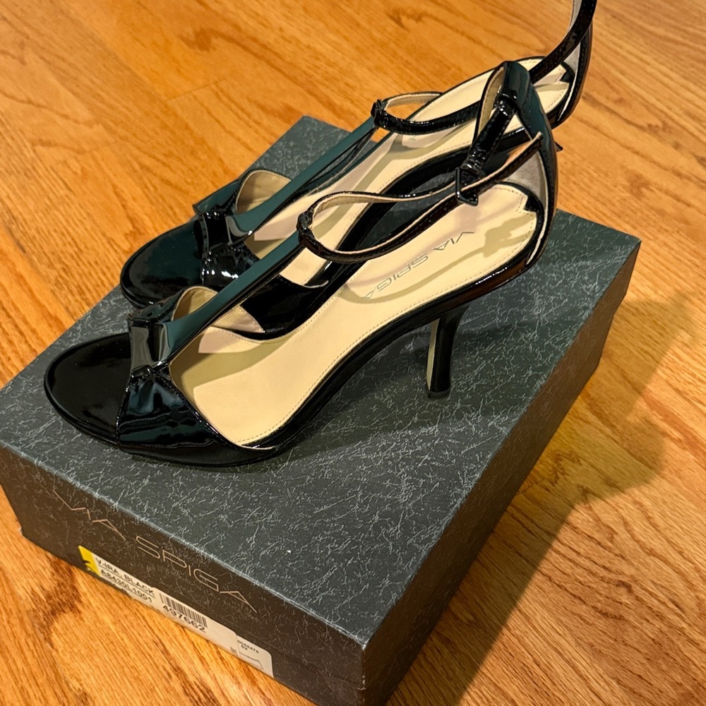 Via Spiga Glossy Black Heels